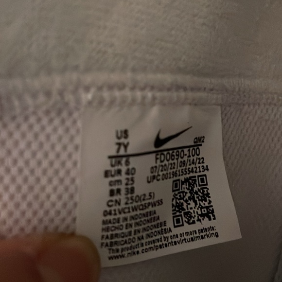 Nike Blazers - Picture 5 of 5